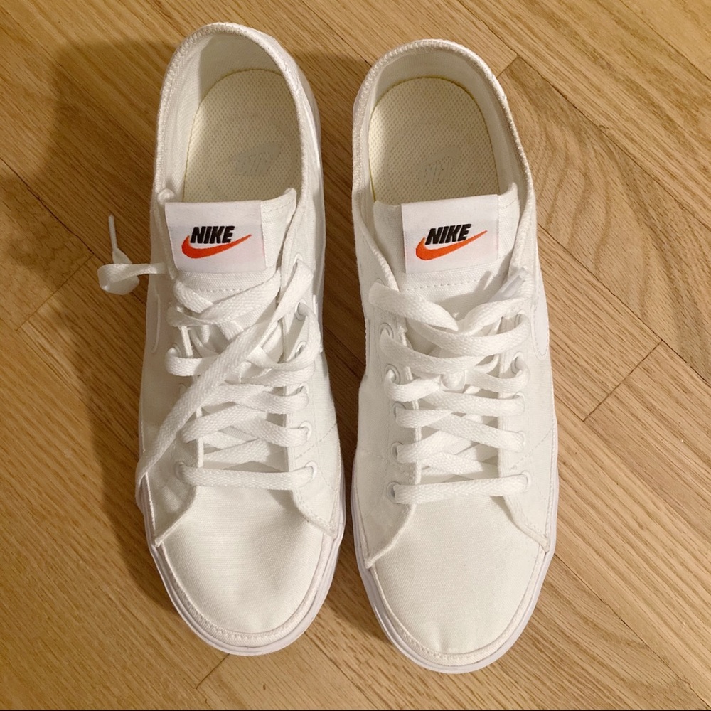 Nike court legacy sneakers in white